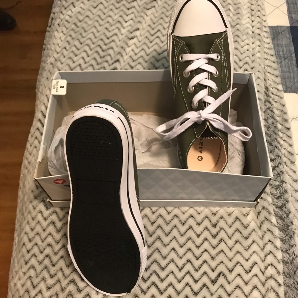 Airwalk Tennis Shoe